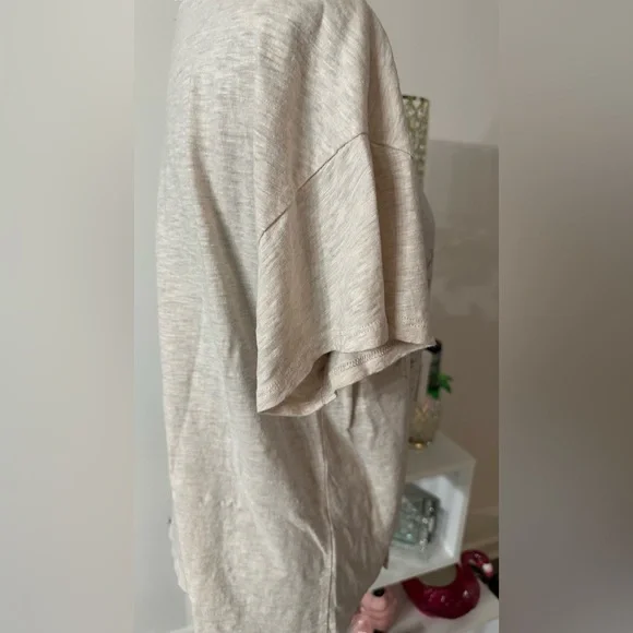 Democracy Beige Hot Llama T-Shirt - Size M - Picture 8 of 13